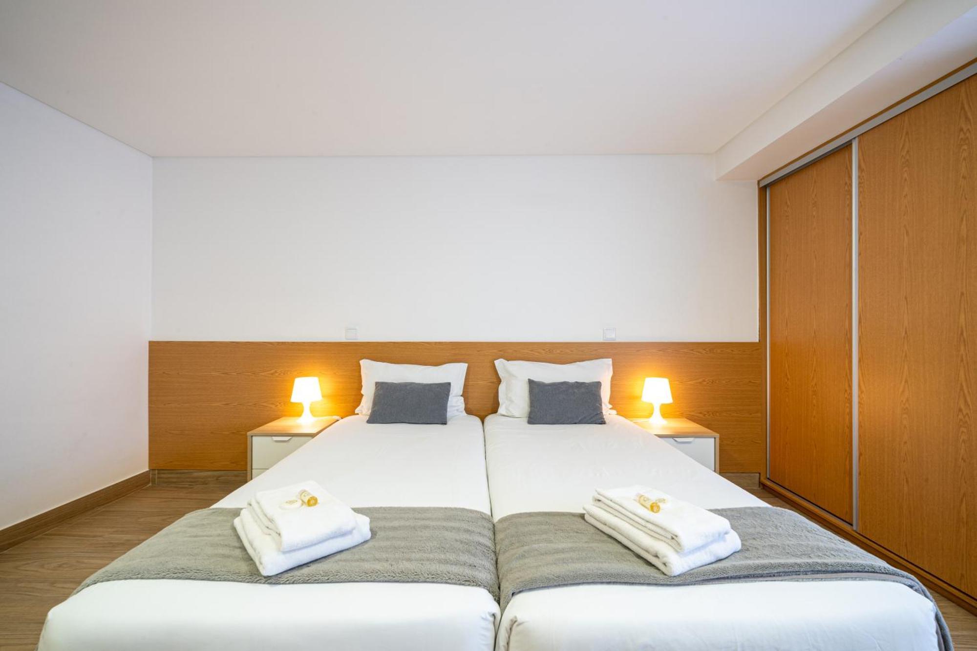Central Suites 3 Сан-Жуан-да-Мадейра Экстерьер фото
