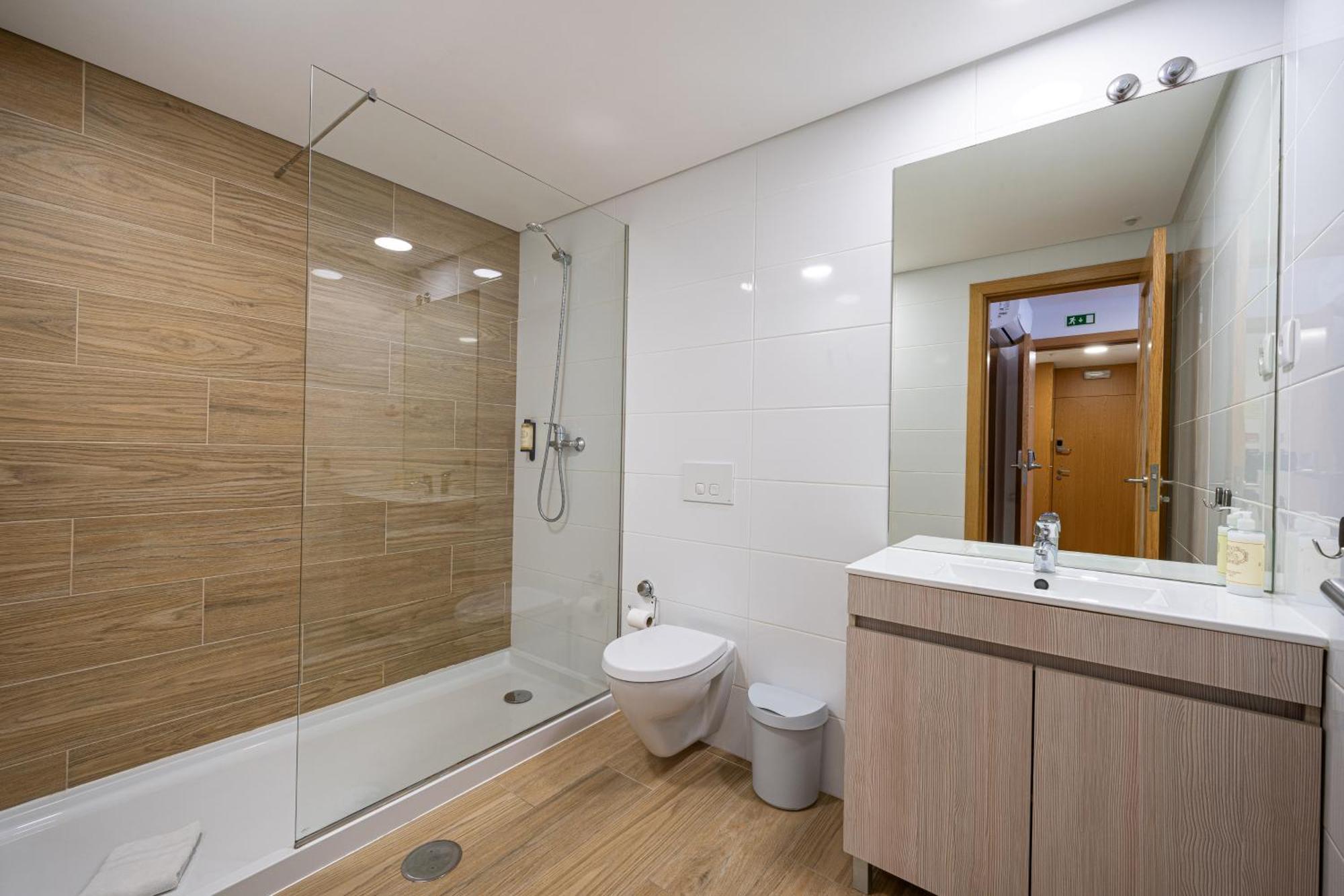 Central Suites 3 Сан-Жуан-да-Мадейра Экстерьер фото